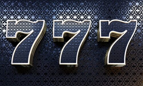 Co oznacza tatuaż 777 – symbolika i znaczenie liczby