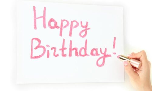 Co napisać na kopercie urodzinowej – przykłady i gotowe teksty