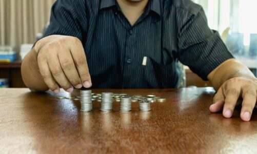 Jak segregować monety – praktyczne wskazówki dla początkujących