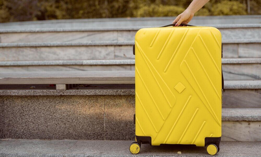 Mała walizka podróżna – krzyżówka, podpowiedzi i rozwiązania hasła