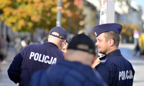 Wymagania do szkoły mundurowej – kryteria, dokumenty, badania lekarskie